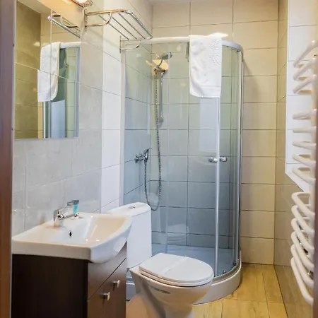 Otel ***