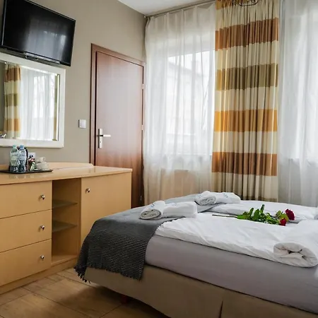 Otel ***